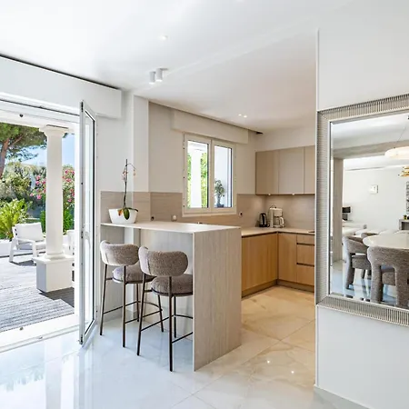 11 Grimp - Stunning 8-bedroom Pool And Private Tennis