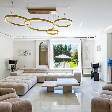 11 Grimp - Stunning 8-bedroom Pool And Private Tennis Villa *